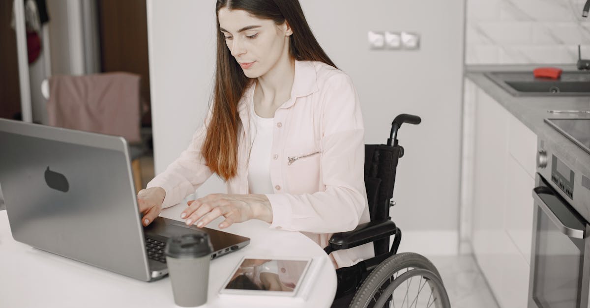 découvrez comment aménager une cuisine accessible pour tous, avec des conseils pratiques sur l’ergonomie, l’accessibilité et des solutions adaptées aux besoins des personnes à mobilité réduite.