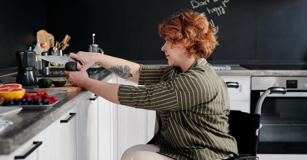 découvrez comment aménager une cuisine accessible, ergonomique et fonctionnelle pour tous, adaptée aux personnes à mobilité réduite et aux besoins spécifiques.