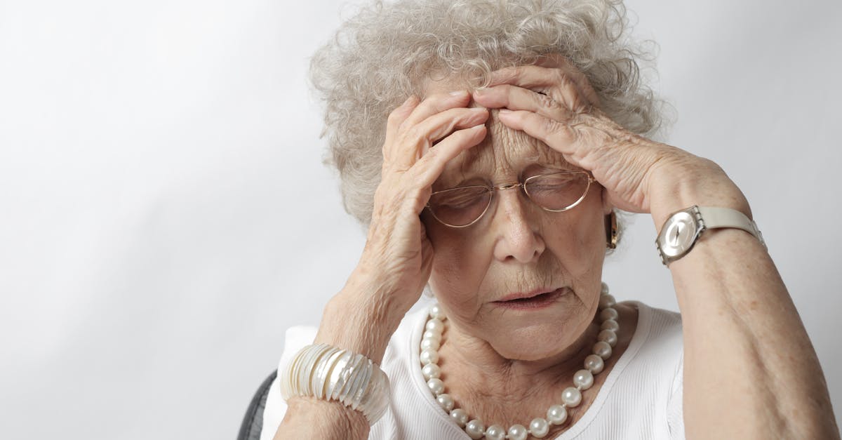 découvrez les causes, symptômes et traitements de la maladie d’alzheimer. informez-vous sur les moyens de prévention et les dernières avancées pour mieux vivre avec cette pathologie neurodégénérative.