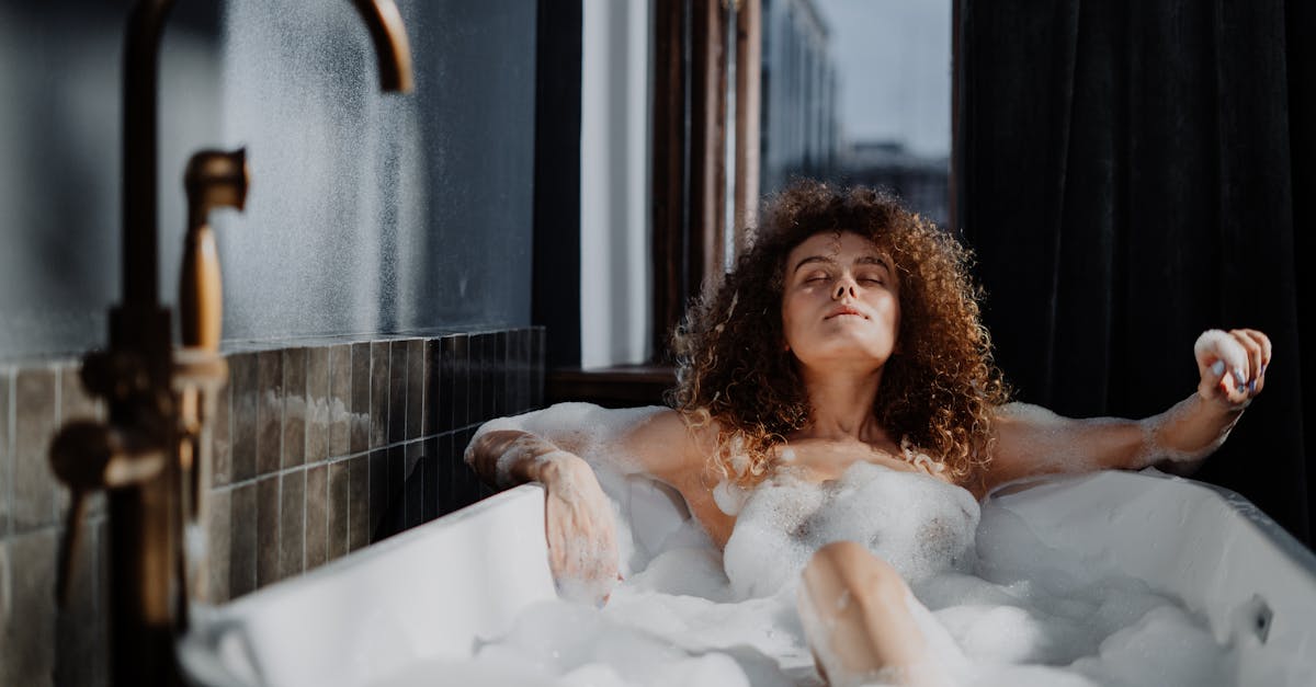 découvrez tout sur les baignoires : conseils d'achat, types, installation et astuces pour choisir la baignoire idéale adaptée à votre salle de bain et à vos besoins.