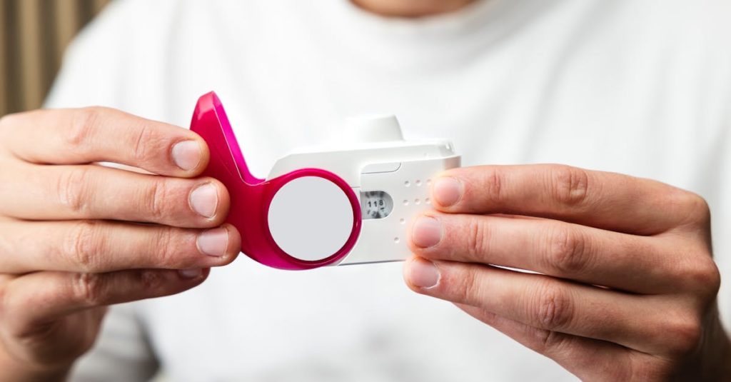 découvrez tout ce qu'il faut savoir sur la bpco (bronchopneumopathie chronique obstructive) : symptômes, causes, traitements disponibles et conseils pour mieux vivre avec cette maladie respiratoire chronique.