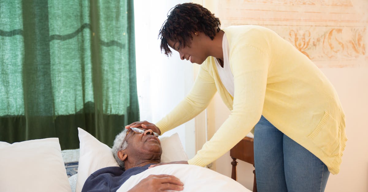 découvrez les meilleures solutions et conseils pratiques pour assurer le bien-être, la santé et la sécurité des personnes âgées, que ce soit à domicile ou en établissement spécialisé.
