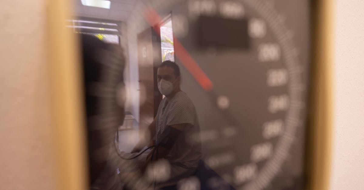 découvrez les causes, symptômes et traitements de l'hypertension. informez-vous sur les moyens de prévenir et gérer cette maladie courante pour préserver votre santé cardiovasculaire.