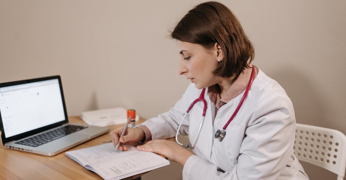 découvrez tout ce qu’il faut savoir sur l'ordonnance médicale : définition, utilité, législation et bonnes pratiques pour les patients et professionnels de santé.