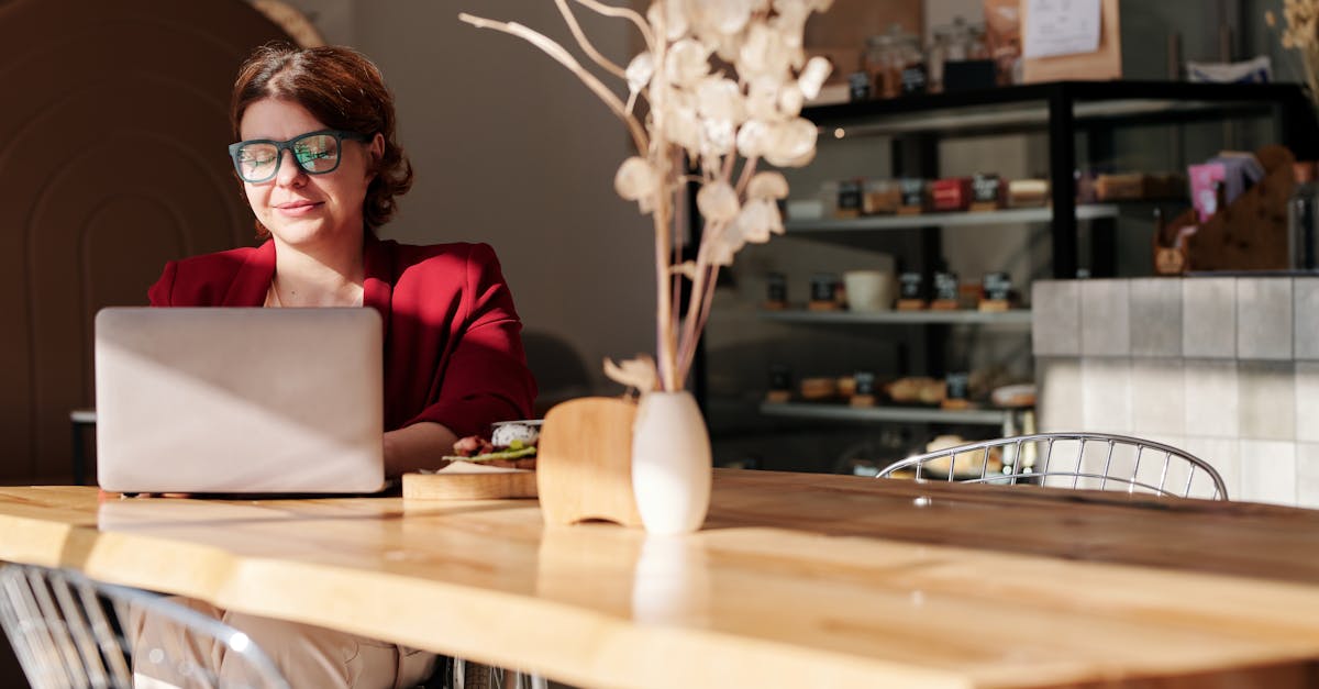 découvrez comment l’allocation personnalisée d’autonomie permet de soutenir les personnes âgées ou en perte d’autonomie, en leur offrant une aide financière adaptée à leurs besoins pour favoriser le maintien à domicile.