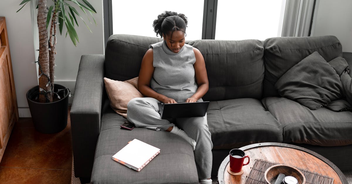 découvrez notre coussin d'aide à l'assise, conçu pour améliorer votre confort et soutenir votre posture au quotidien. idéal pour la maison, le bureau ou les déplacements, il réduit la fatigue et prévient les douleurs lombaires.