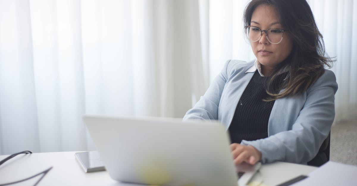 découvrez tout ce qu'il faut savoir sur la succession : démarches, droits, partage des biens et conseils pour préparer ou gérer une succession en france.