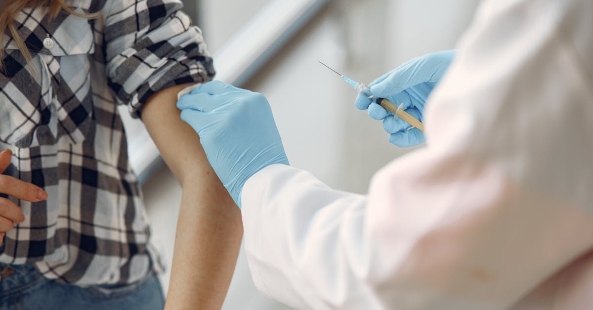 découvrez l'importance de la vaccination, son fonctionnement et ses avantages pour protéger votre santé et celle de votre entourage contre les maladies infectieuses.